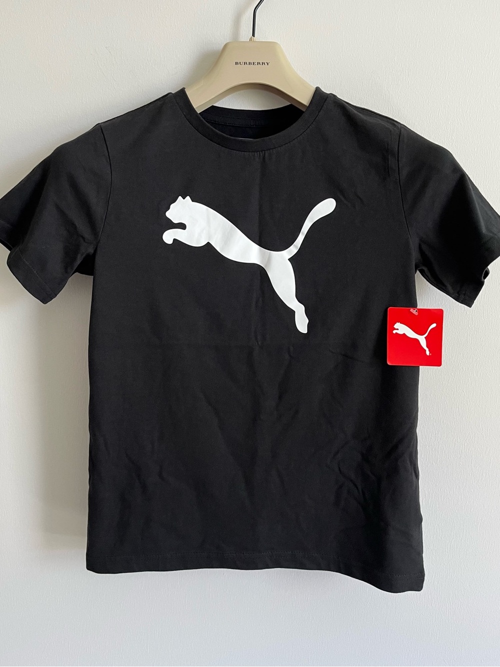 BNWT kids puma black logo t-shit size M (10-12)